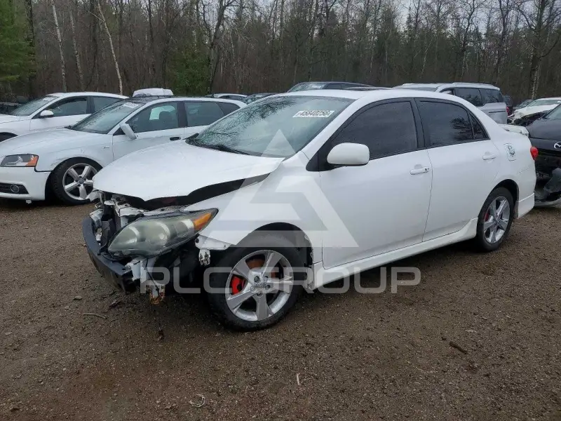 2013 Toyota COROLLA фото