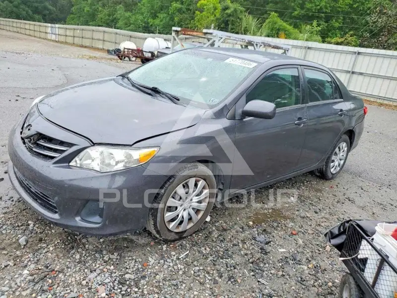 2013 Toyota COROLLA фото