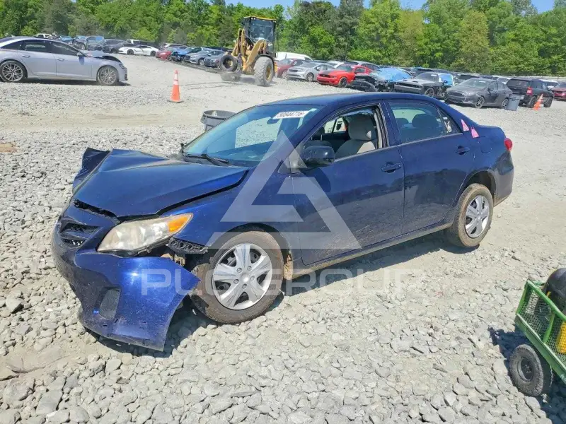 2013 Toyota COROLLA фото