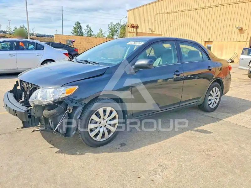 2013 Toyota COROLLA фото