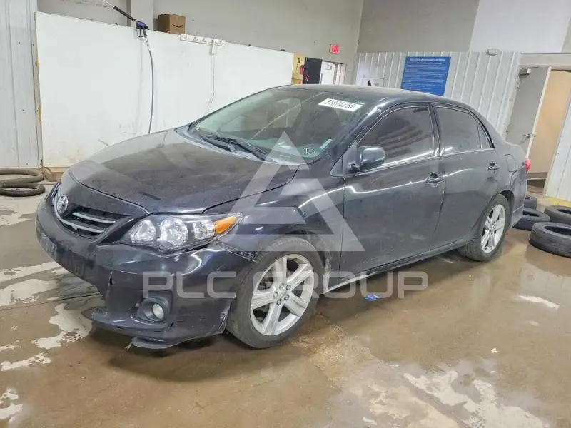 2013 Toyota COROLLA фото