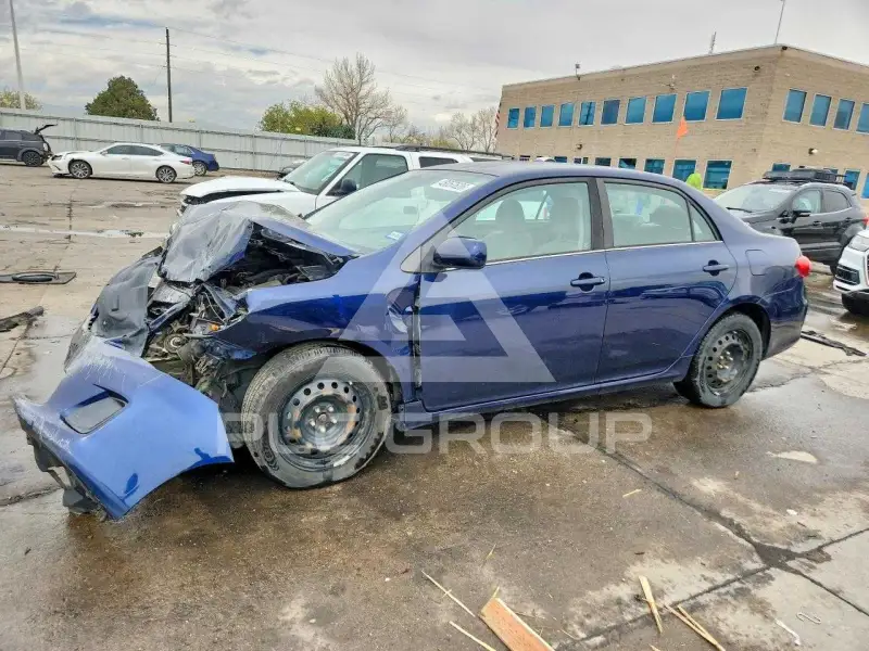 2013 Toyota COROLLA фото