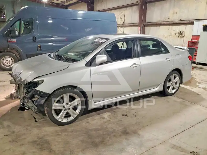 2013 Toyota COROLLA фото