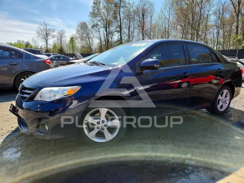 2013 Toyota COROLLA фото