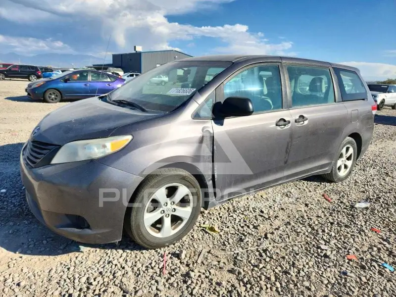 2013 Toyota SIENNA фото