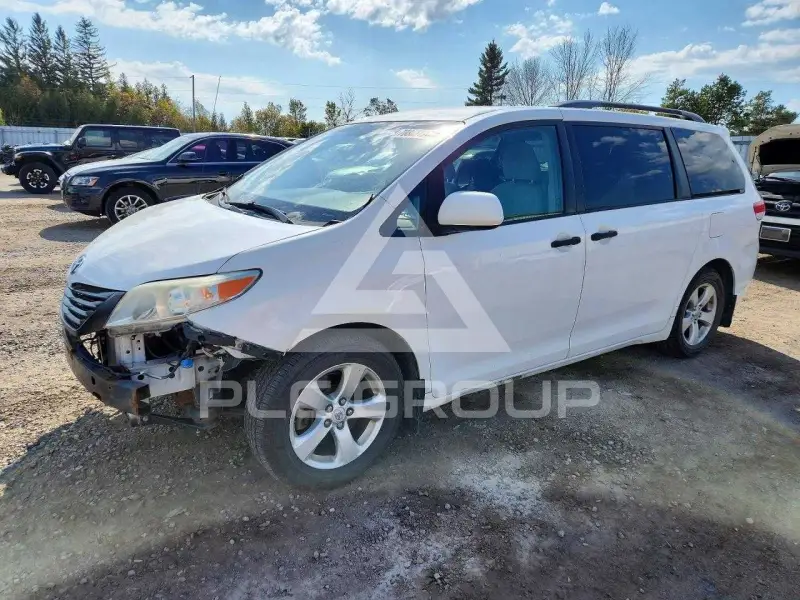 2013 Toyota SIENNA фото
