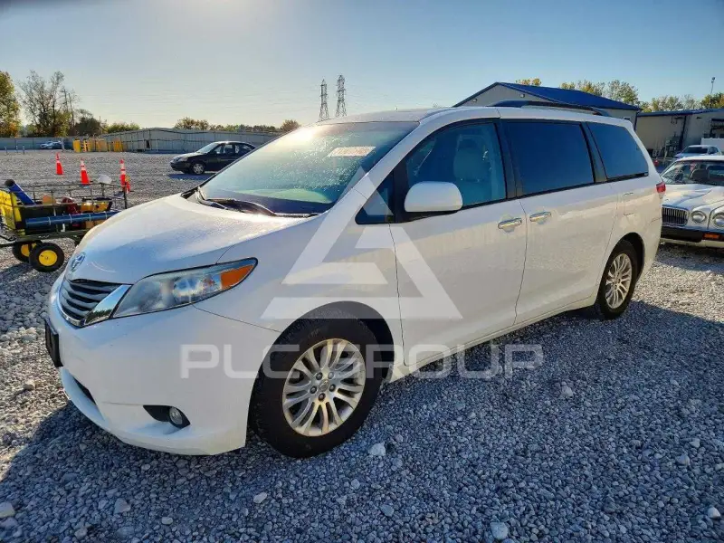 2013 Toyota SIENNA фото