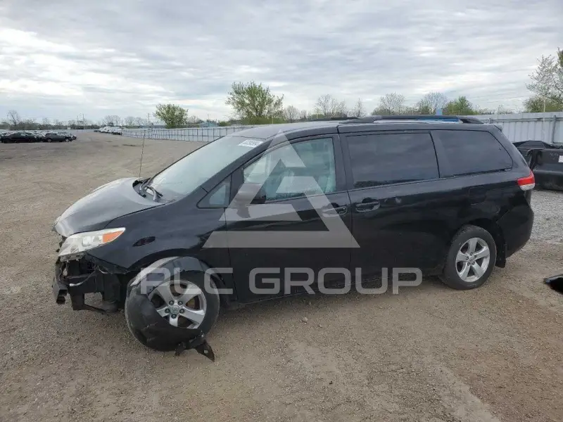 2013 Toyota SIENNA фото