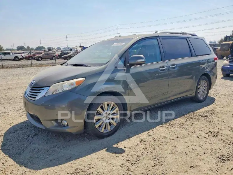 2013 Toyota SIENNA фото