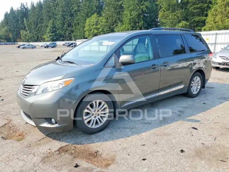 2013 Toyota SIENNA фото