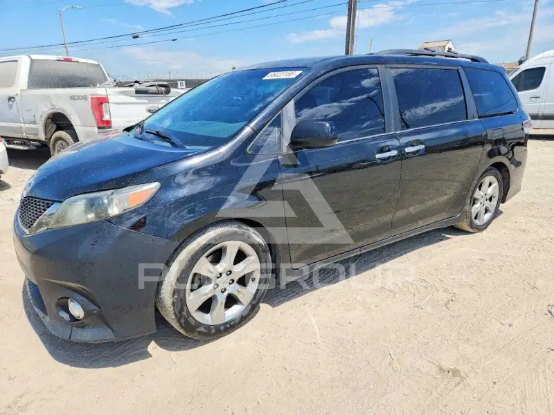 2013 Toyota SIENNA фото