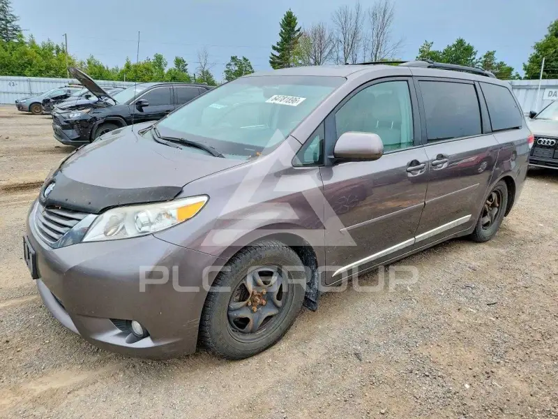 2013 Toyota SIENNA фото