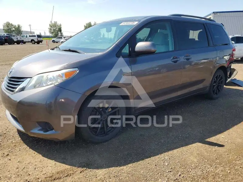 2013 Toyota SIENNA фото