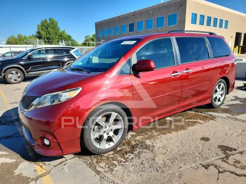 2013 Toyota SIENNA фото