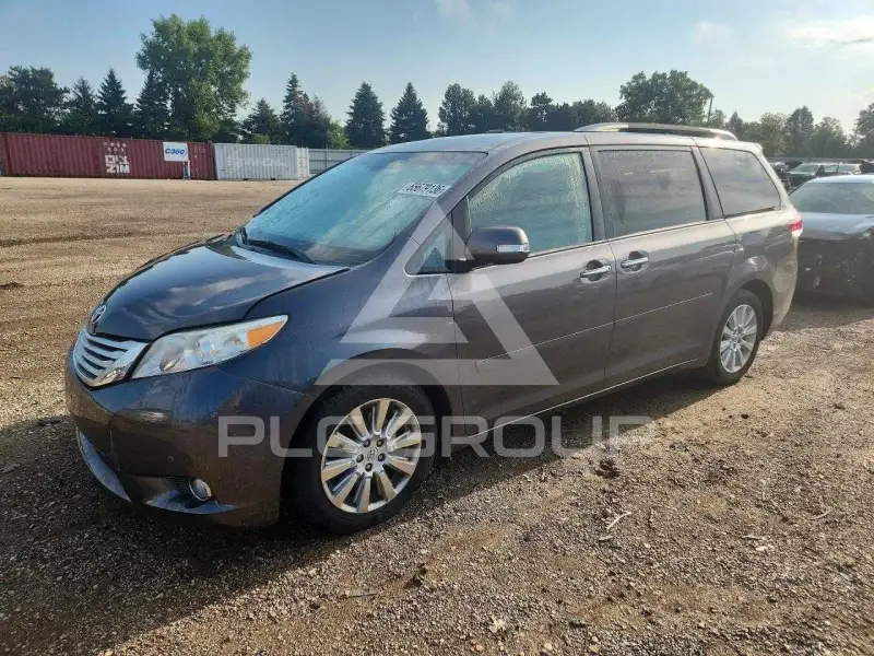 2013 Toyota SIENNA фото