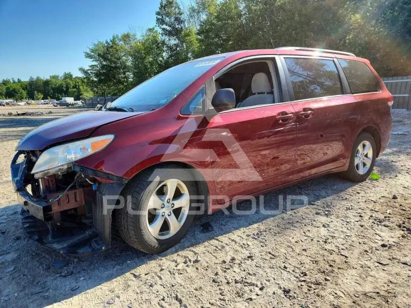 2013 Toyota SIENNA фото