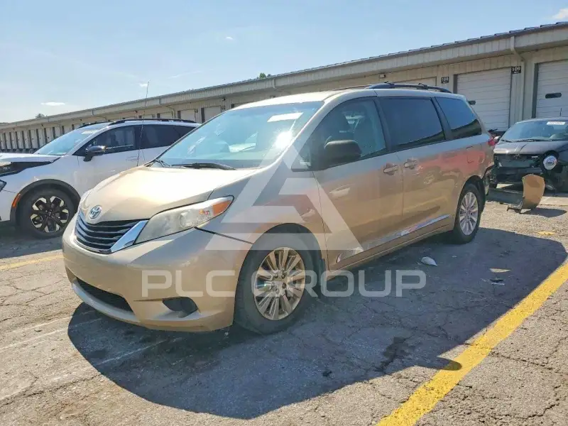 2013 Toyota SIENNA фото