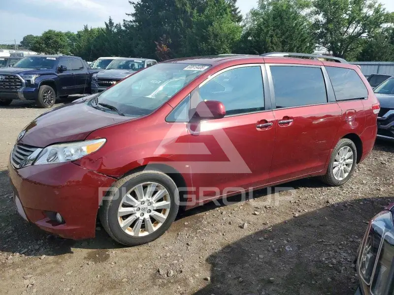 2013 Toyota SIENNA фото