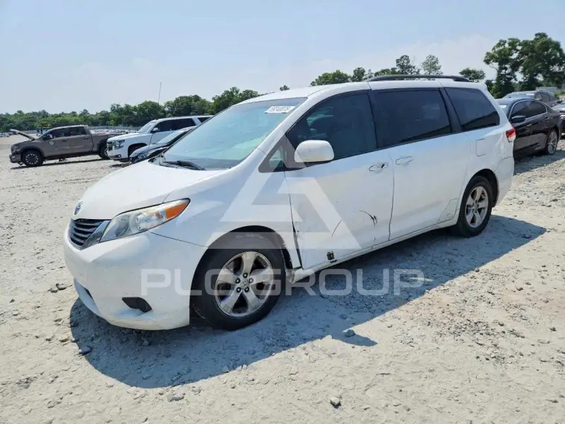 2013 Toyota SIENNA фото