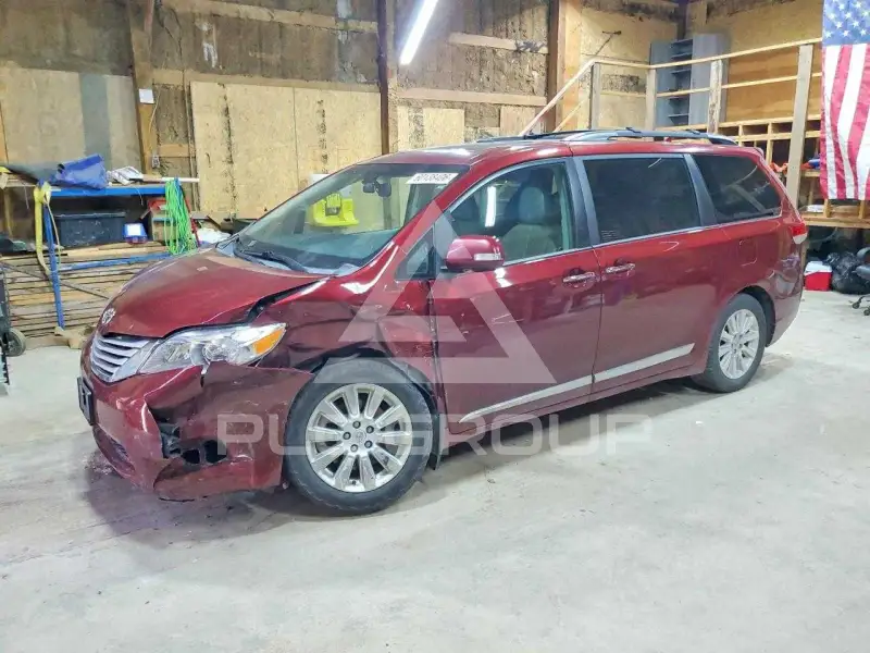 2013 Toyota SIENNA фото