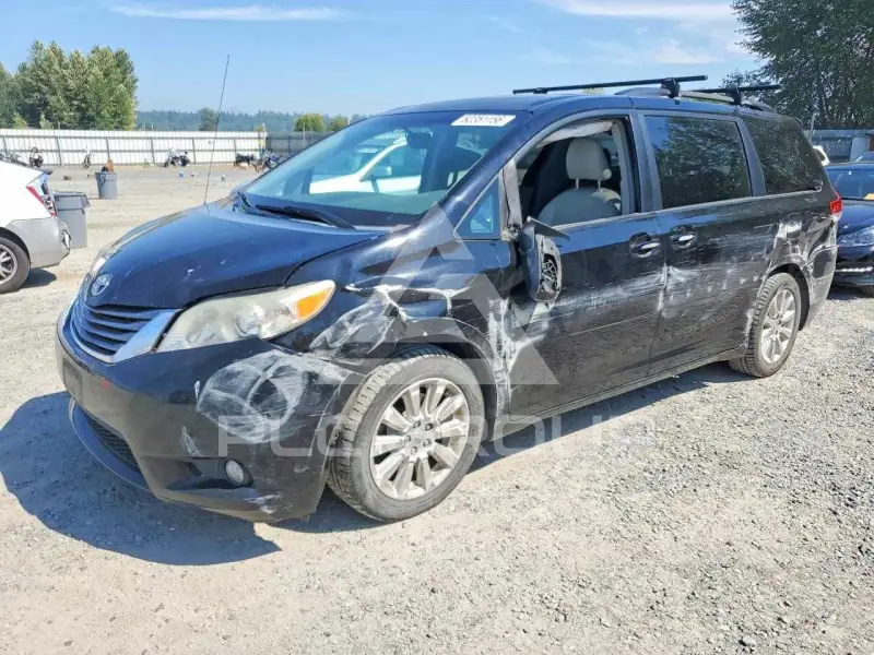 2013 Toyota SIENNA фото