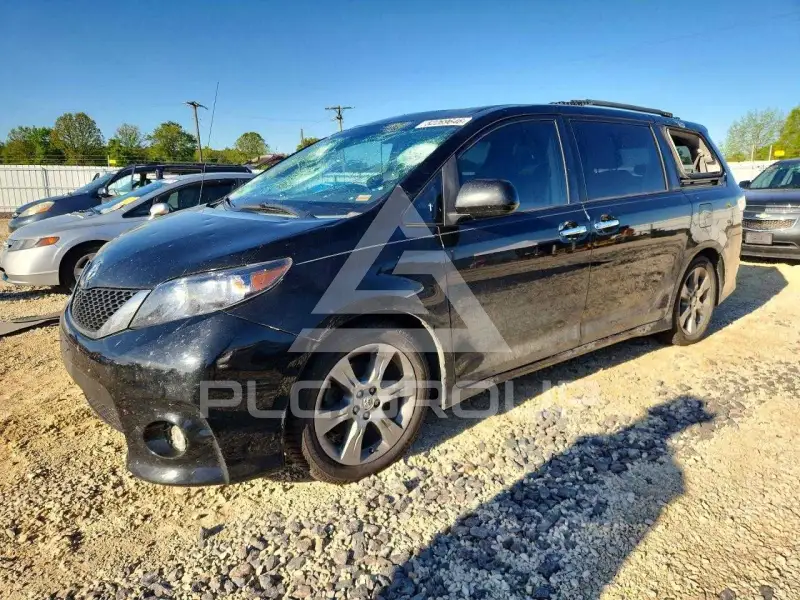 2013 Toyota SIENNA фото