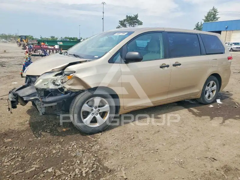 2013 Toyota SIENNA фото