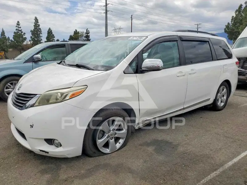 2013 Toyota SIENNA фото