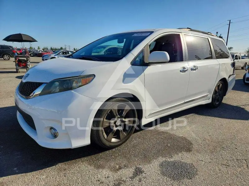 2013 Toyota SIENNA фото