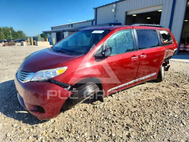 2013 Toyota SIENNA фото