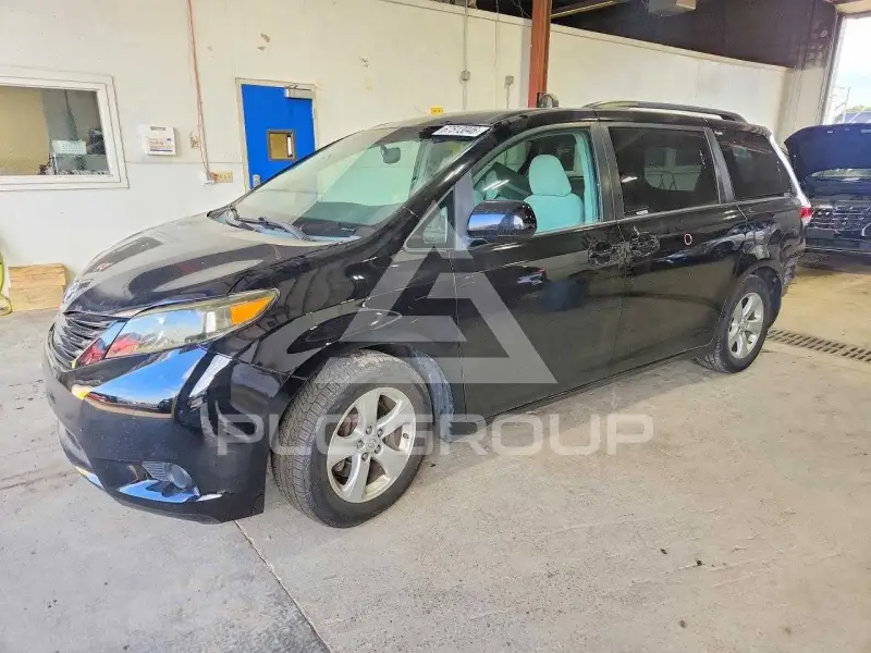 2013 Toyota SIENNA фото