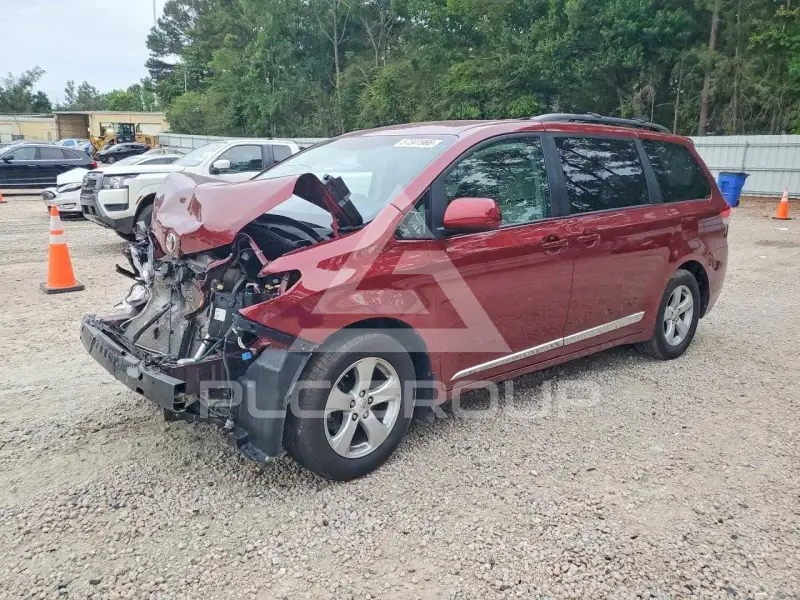 2013 Toyota SIENNA фото