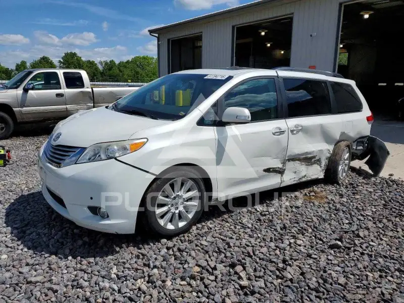 2013 Toyota SIENNA фото