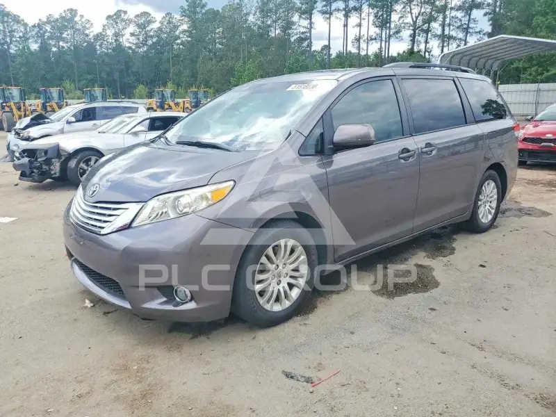 2013 Toyota SIENNA фото
