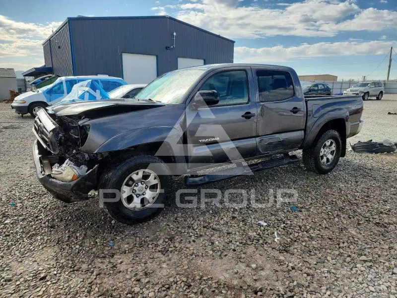 2013 Toyota TACOMA photo