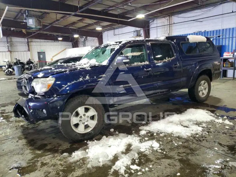 2013 Toyota TACOMA photo