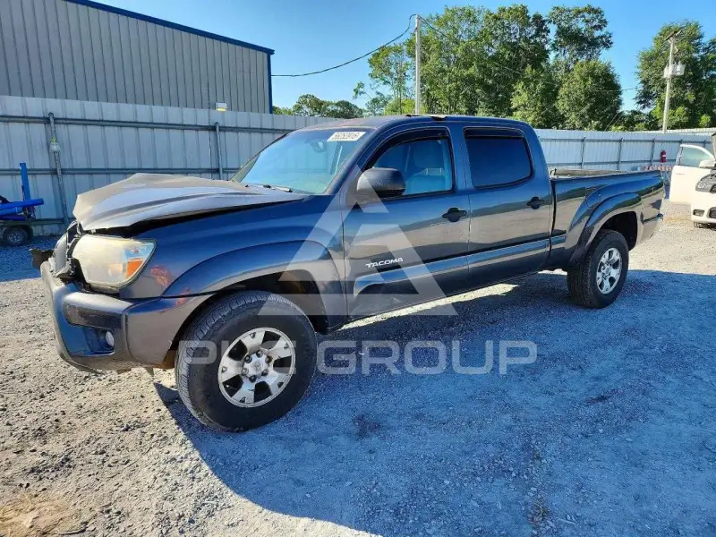 2013 Toyota TACOMA photo