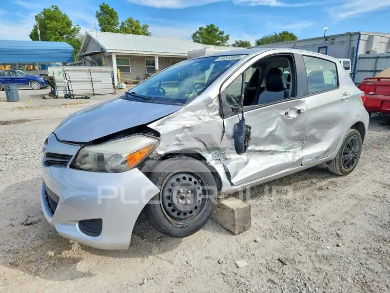 2013 Toyota YARIS фото