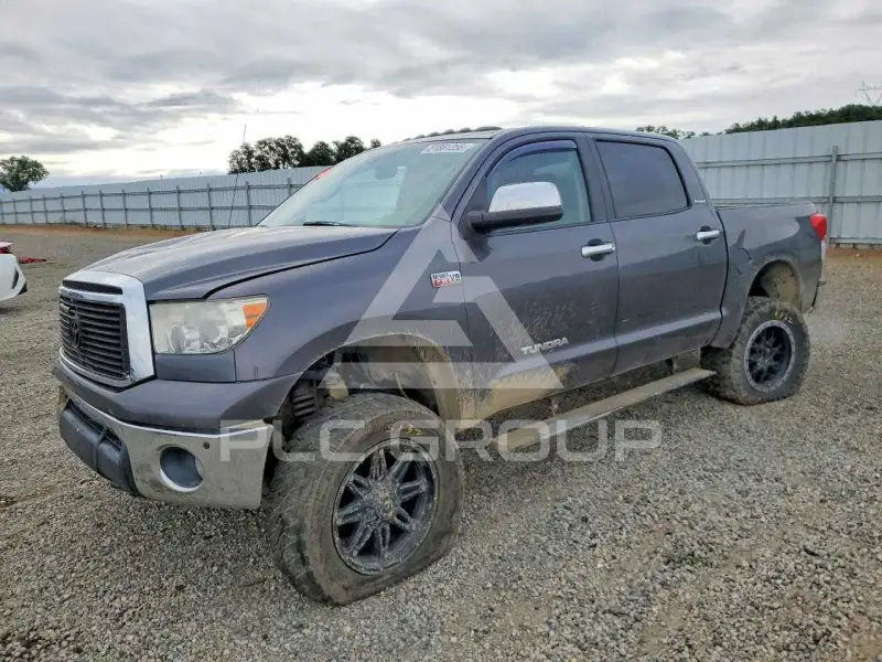 2013 Toyota TUNDRA photo