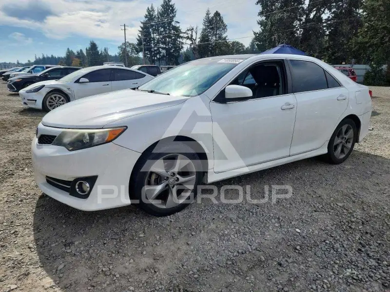 2013 Toyota CAMRY фото