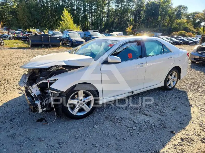 2013 Toyota CAMRY фото