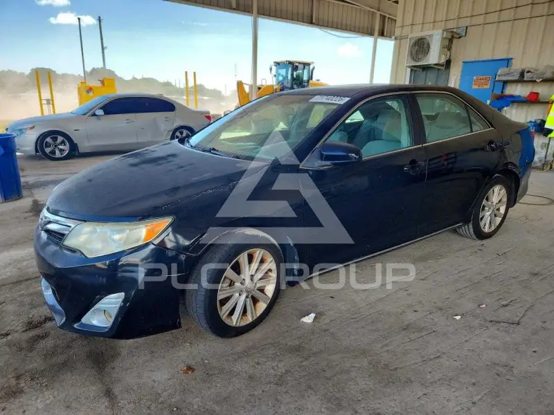 2013 Toyota CAMRY фото
