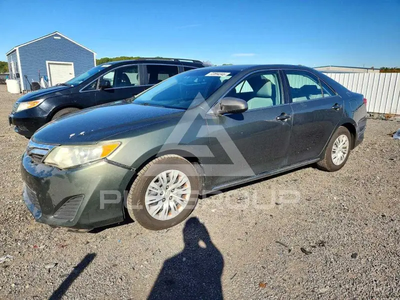 2013 Toyota CAMRY фото