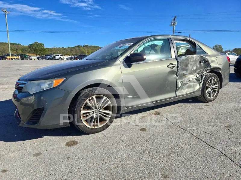 2013 Toyota CAMRY фото