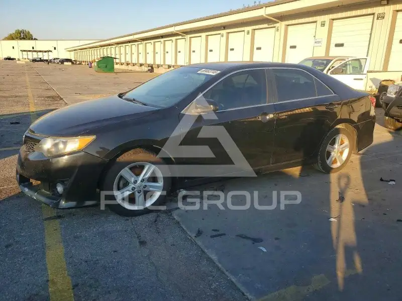 2013 Toyota CAMRY фото