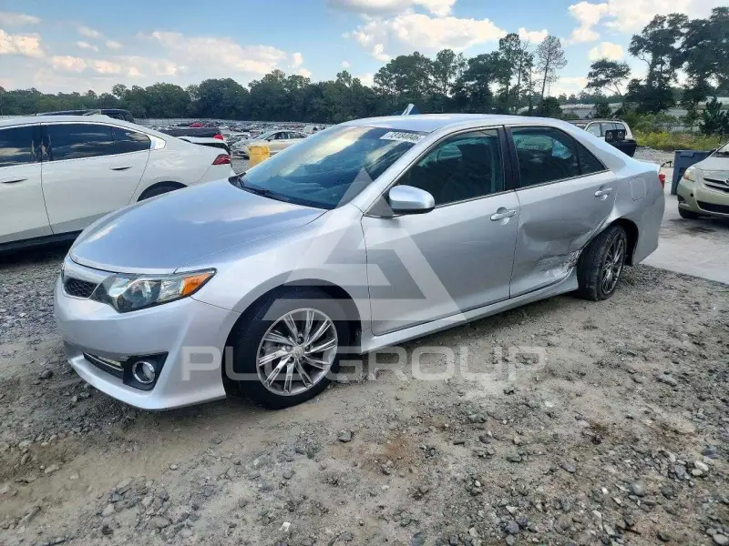 2013 Toyota CAMRY фото