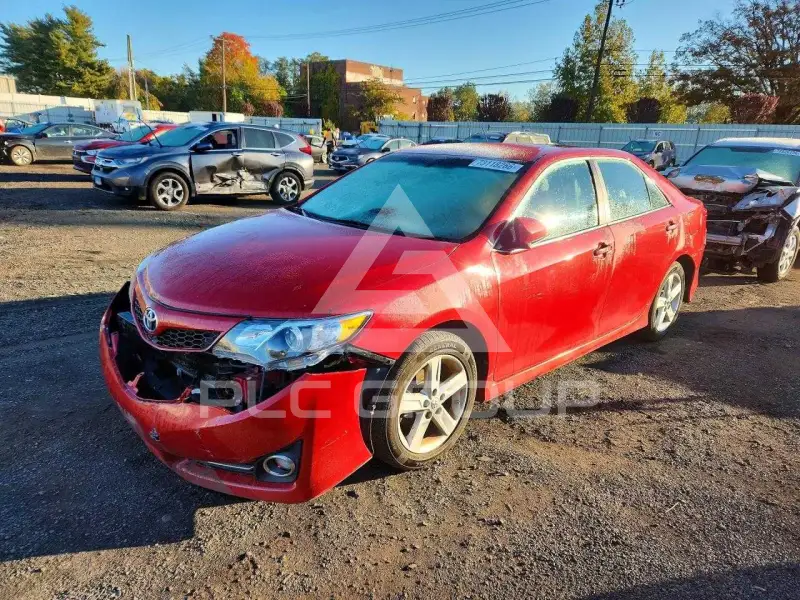 2013 Toyota CAMRY фото
