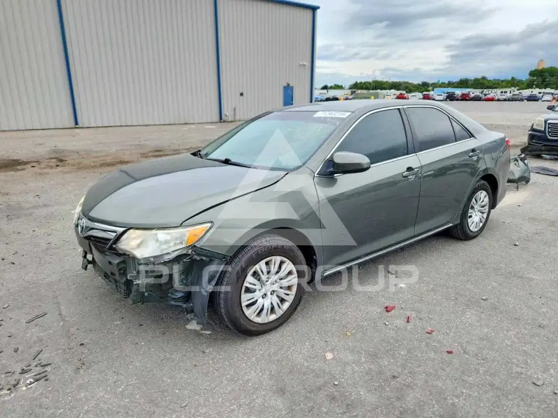 2013 Toyota CAMRY photo