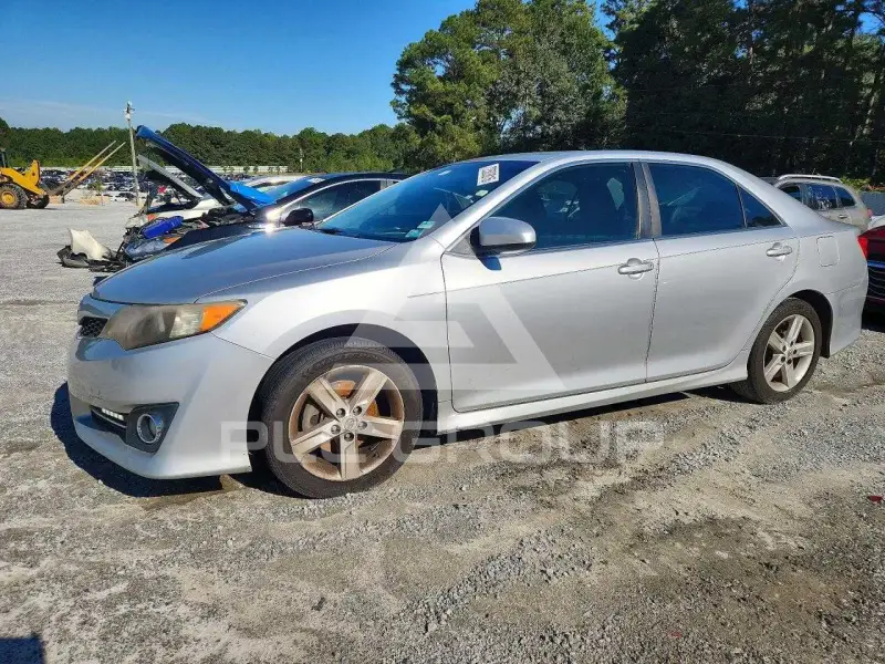 2013 Toyota CAMRY фото