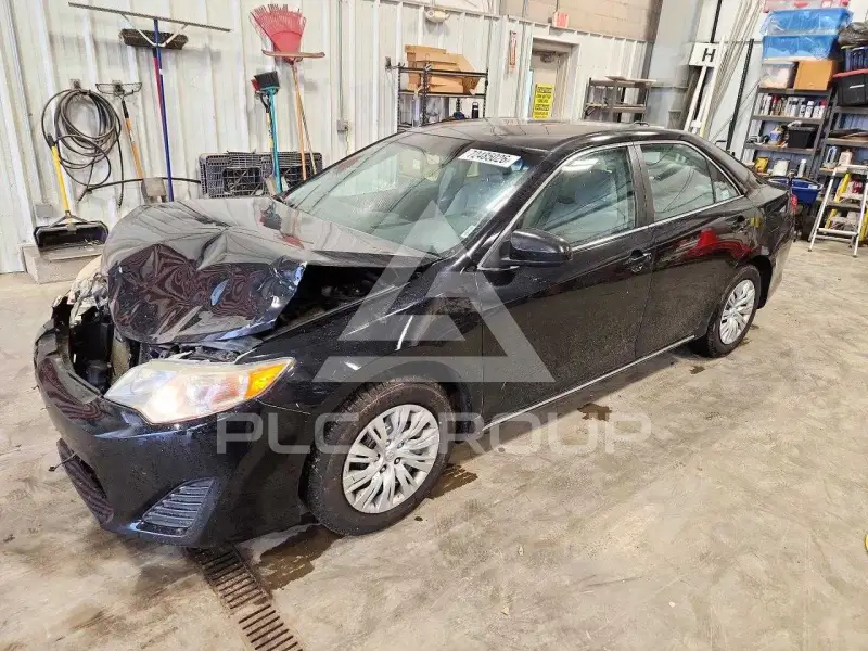 2013 Toyota CAMRY фото